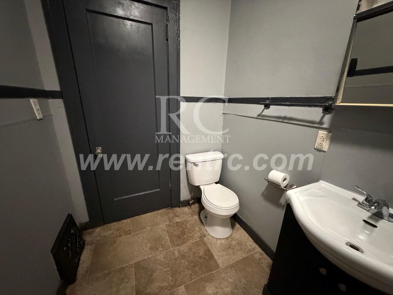 619 Harmon St - Photo 5 of 13