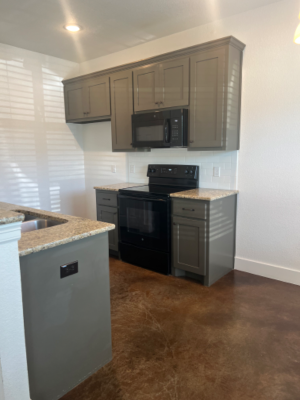 608 Washington St - Photo 4 of 24