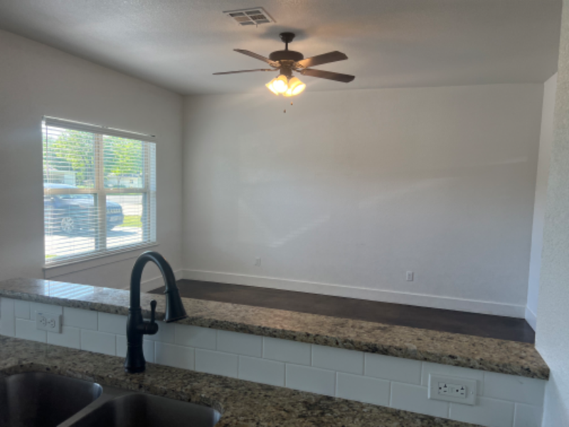 608 Washington St - Photo 6 of 24