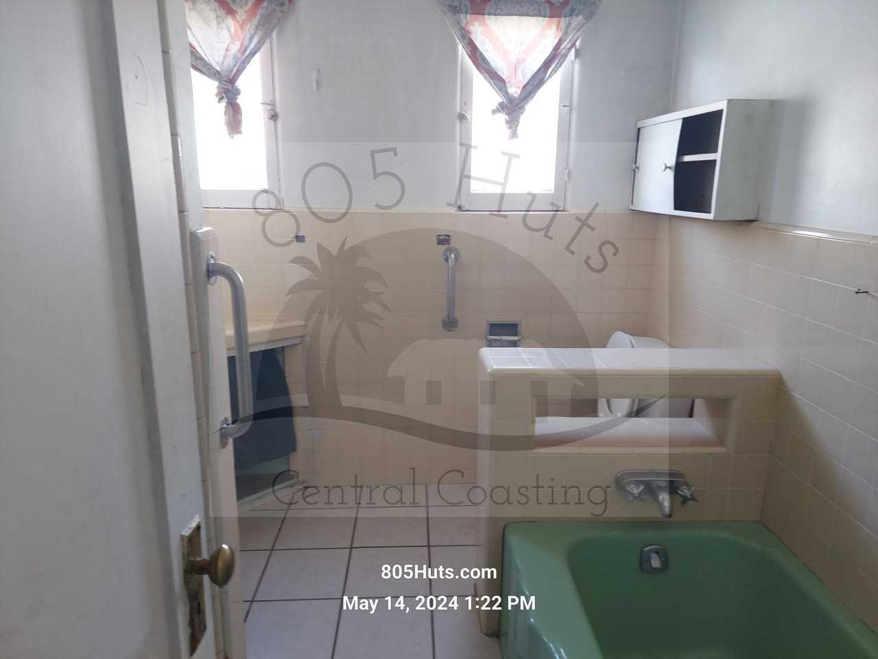 327 W Tunnell St - Photo 2 of 4