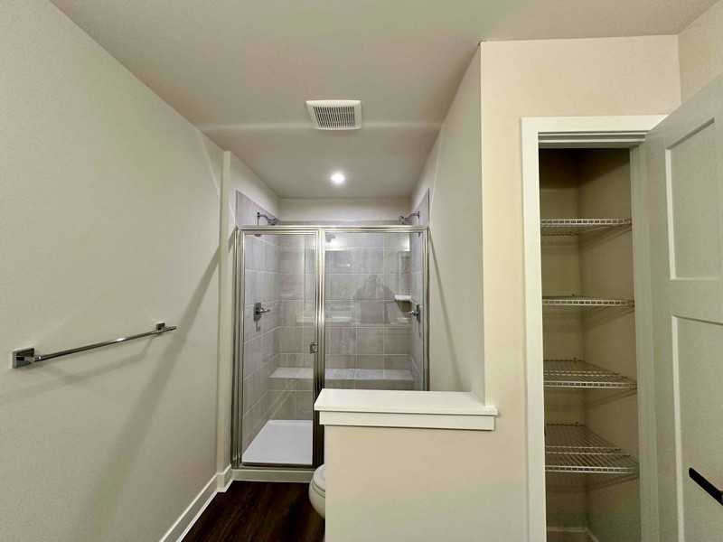 325 E Cochran St - Photo 7 of 8