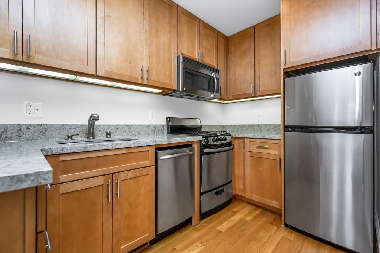 1015 Pierce - Photo 4 of 15