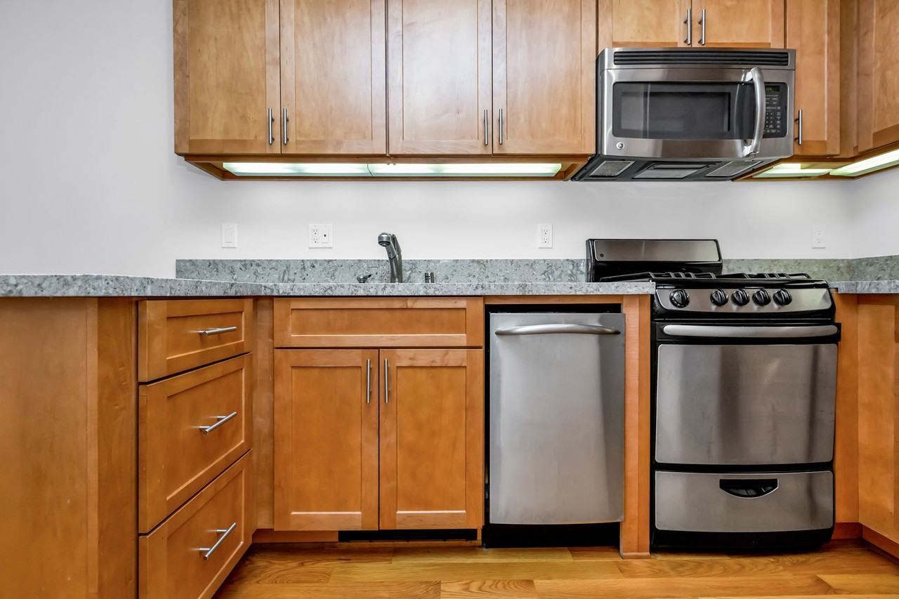 1015 Pierce - Photo 5 of 15