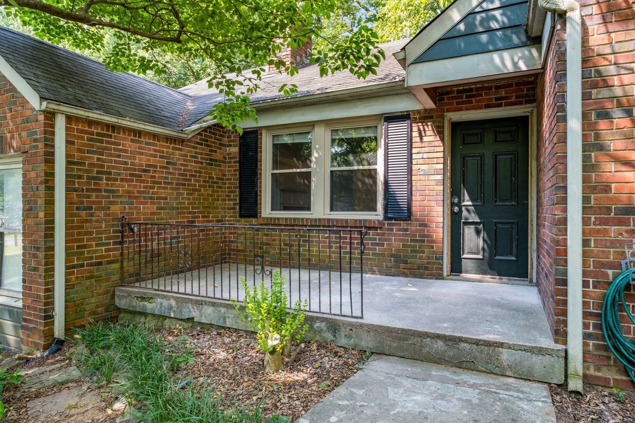 1428 Greenland Ave - Photo 3 of 19