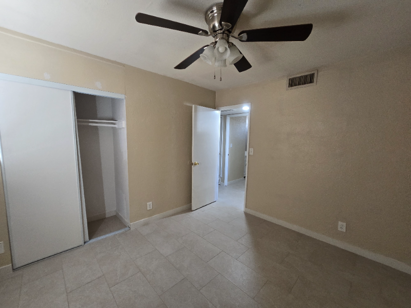 14602 N 30th Dr - Photo 6 of 6