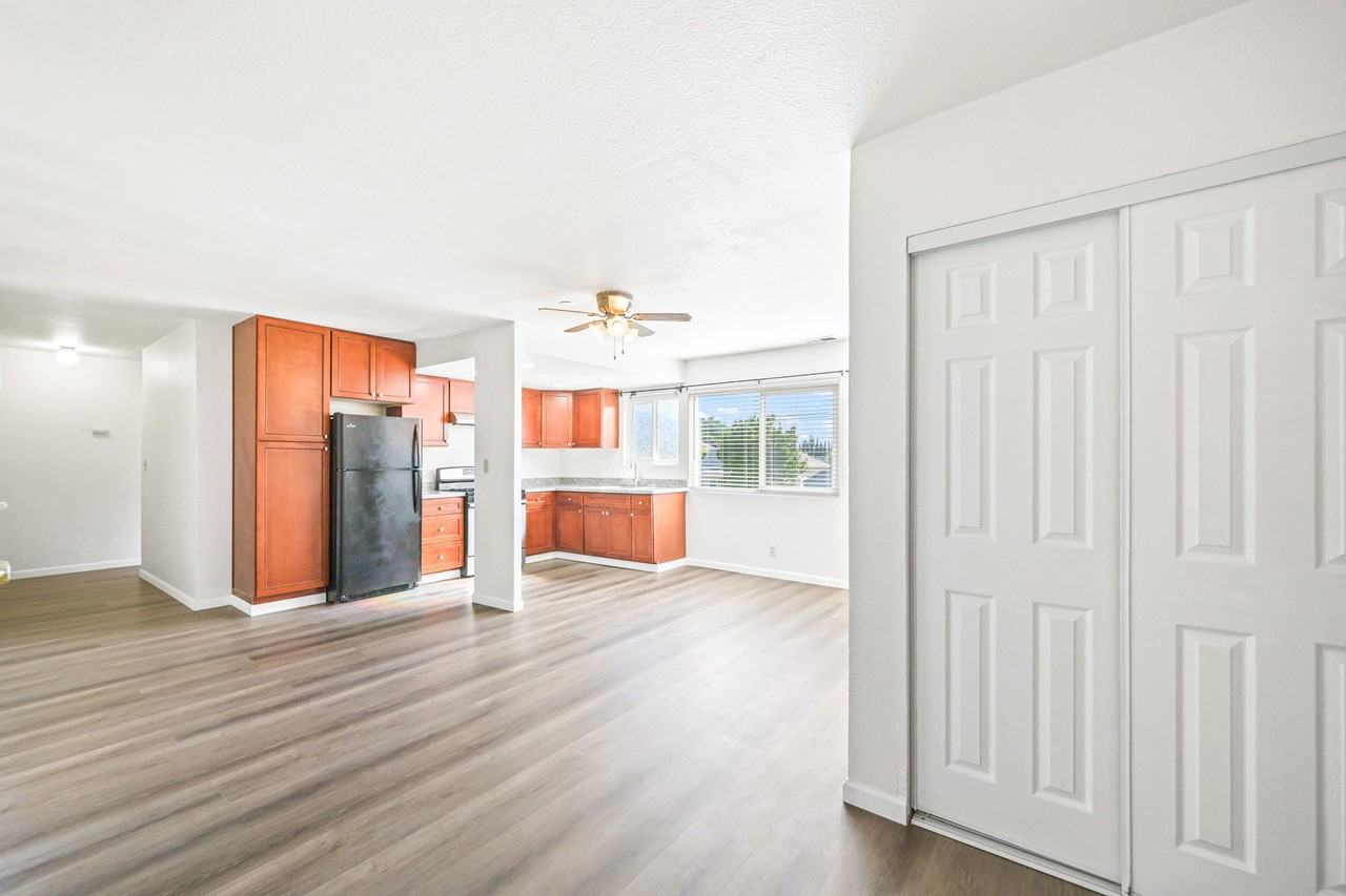 1609 B St #1 - Photo 2 of 21