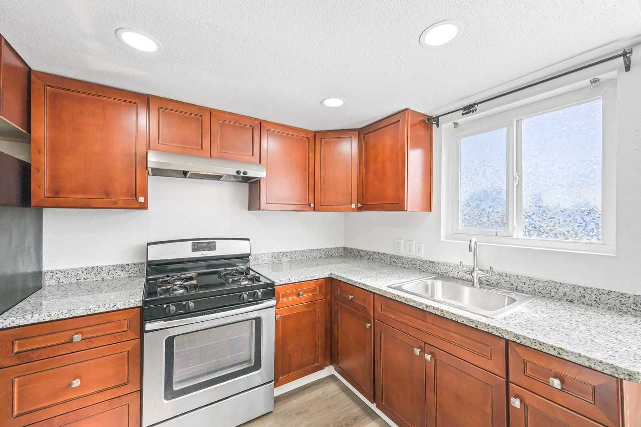 1609 B St #1 - Photo 6 of 21
