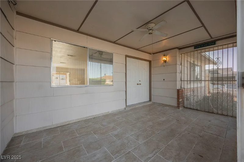 220 Bruin Way - Photo 3 of 3