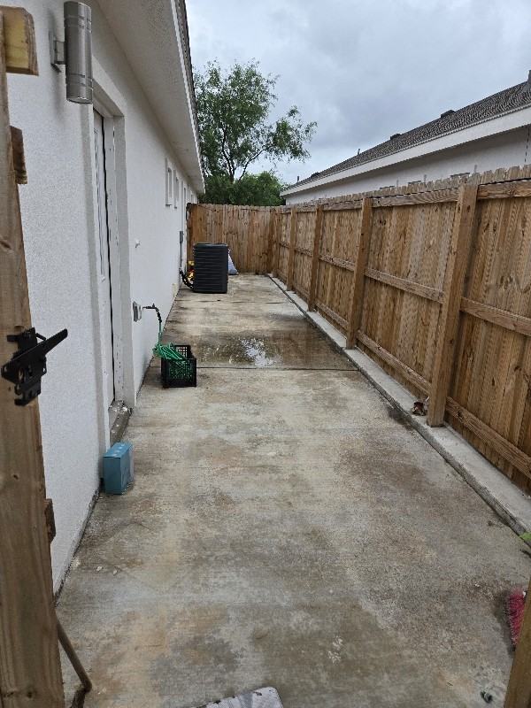 421 E Acacia St #2 - Photo 2 of 21