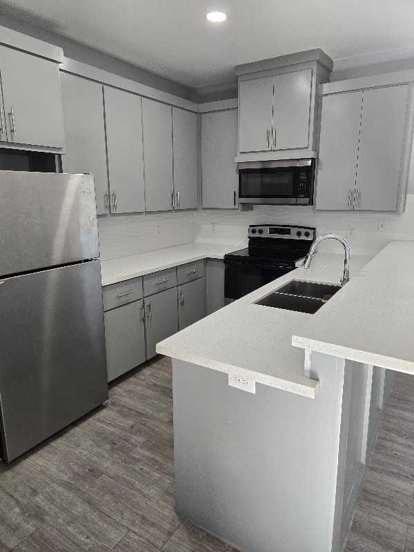 421 E Acacia St #2 - Photo 7 of 21