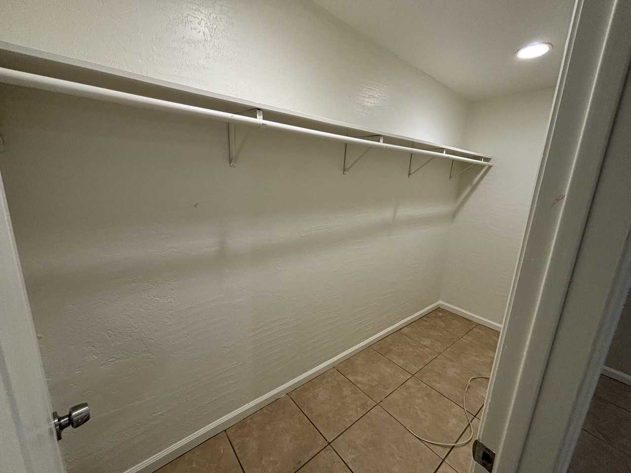 8527 N 31st Dr - Photo 4 of 5