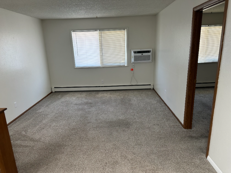 303 S Grant St - Photo 2 of 10
