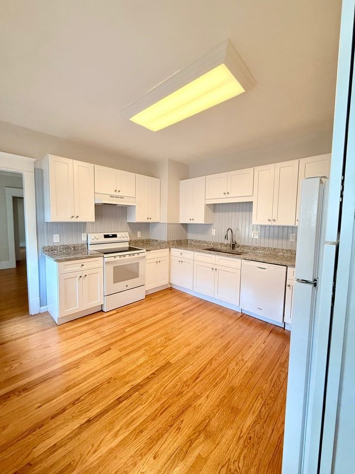 95 Forest Park Ave - Photo 4 of 13
