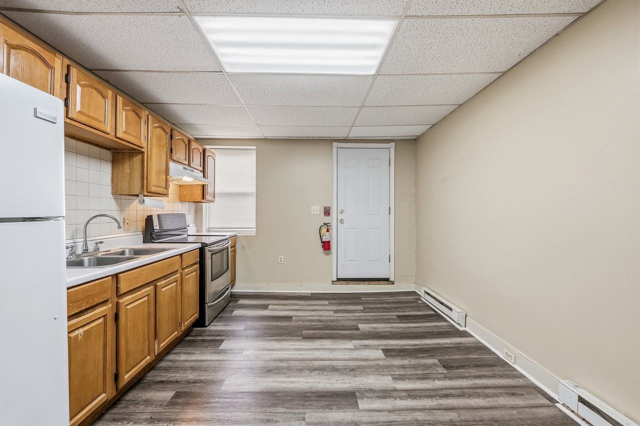 1112 Butler St #7 - Photo 3 of 14