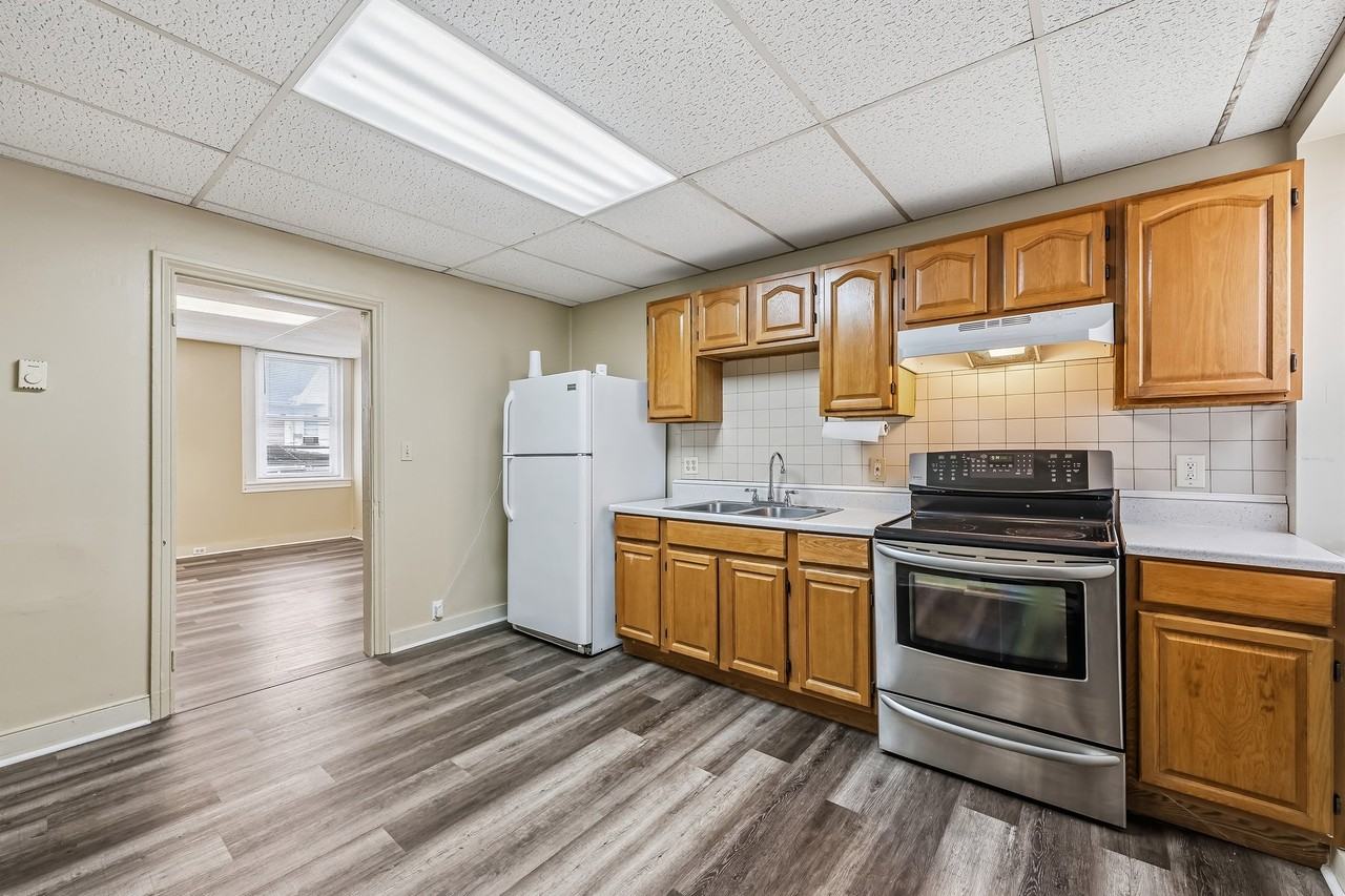 1112 Butler St #7 - Photo 4 of 14