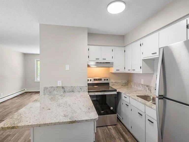 2081 Hillview Rd #4 - Photo 3 of 13