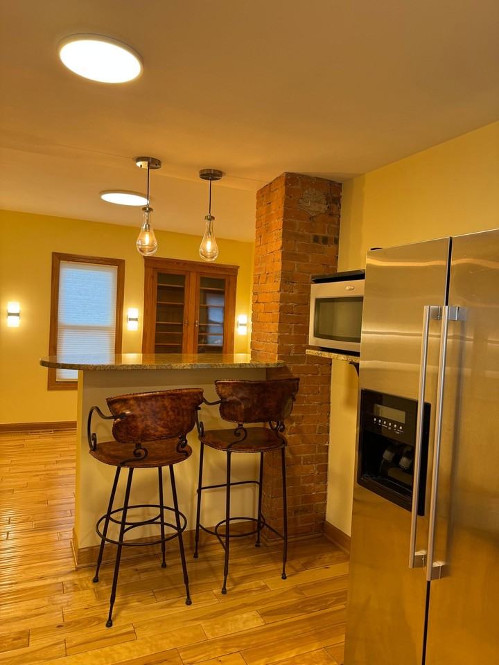 341 Riverdale Dr - Photo 5 of 10
