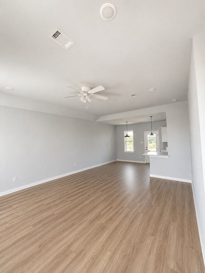 127 Wells St - Photo 2 of 6