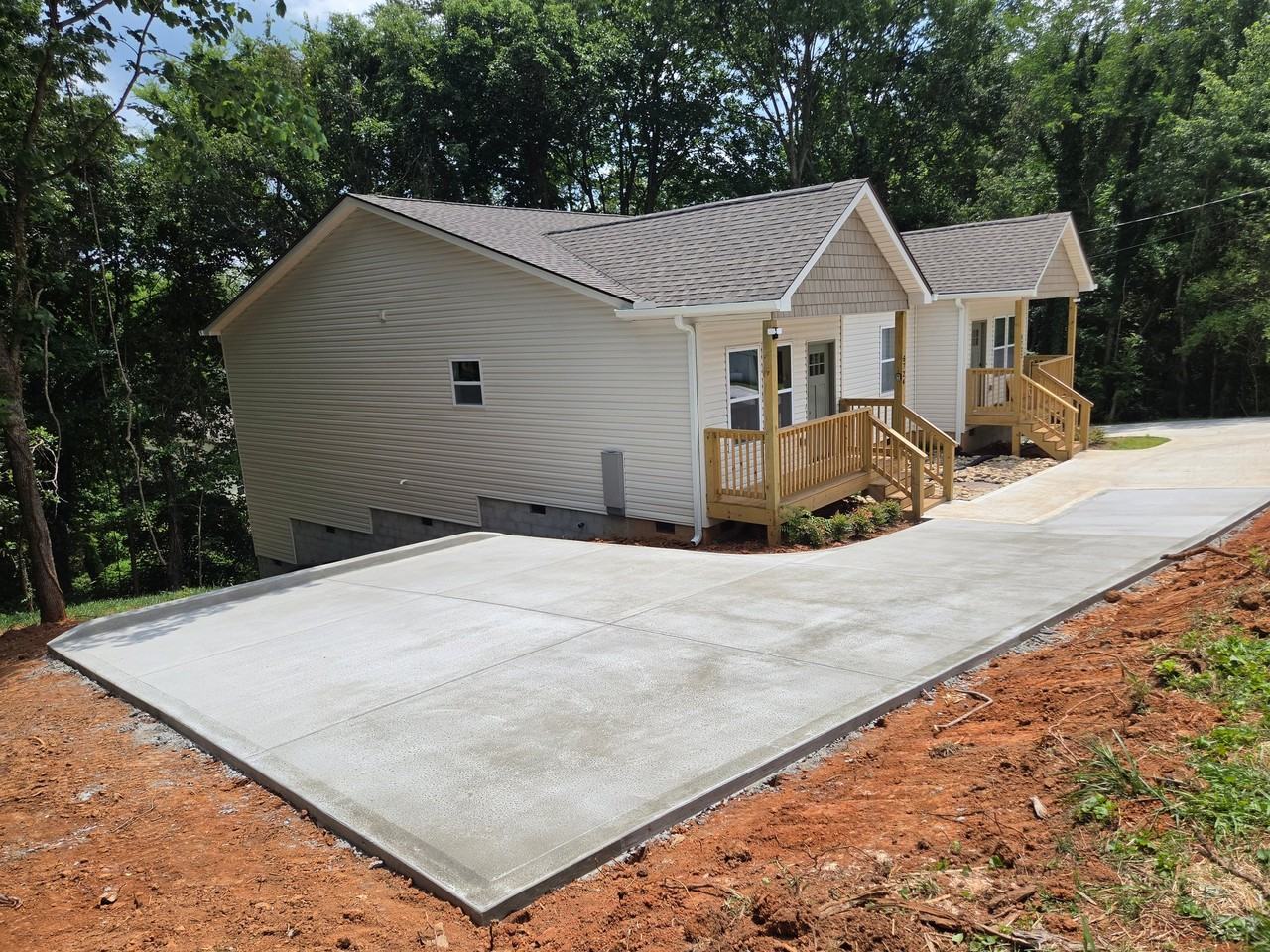 5724 Wallwood Rd - Photo 2 of 22