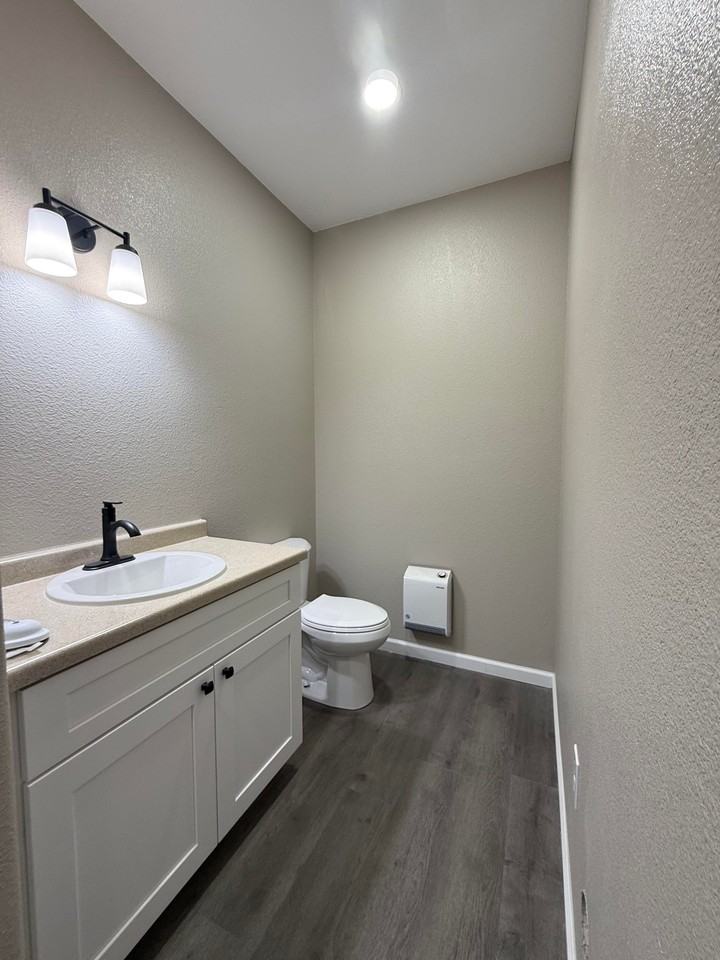 440 Rosette Ln - Photo 7 of 11