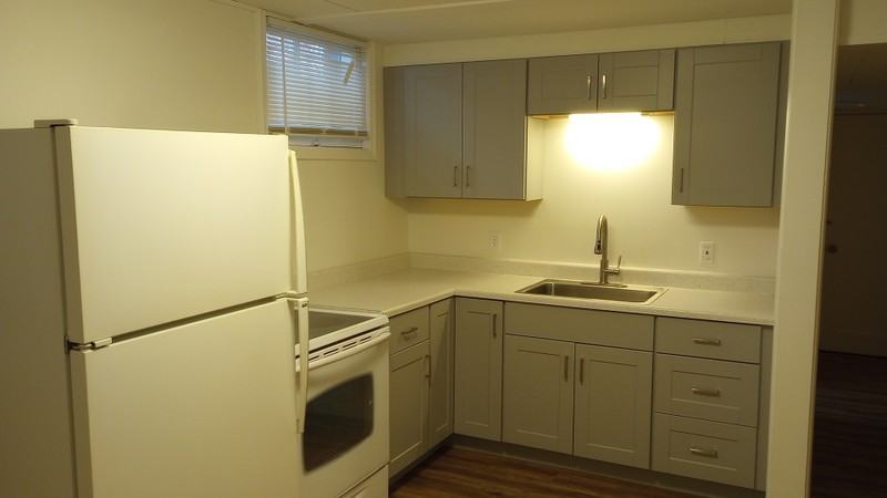 2576 Jackson Ave - Photo 2 of 8