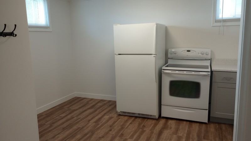 2576 Jackson Ave - Photo 4 of 8