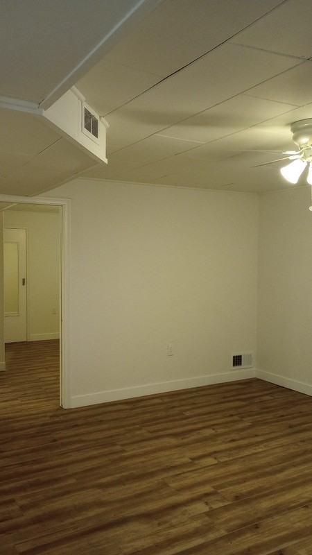 2576 Jackson Ave - Photo 6 of 8