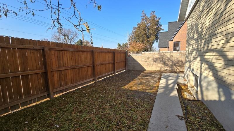 905 E Charlton Cir #B - Photo 3 of 19