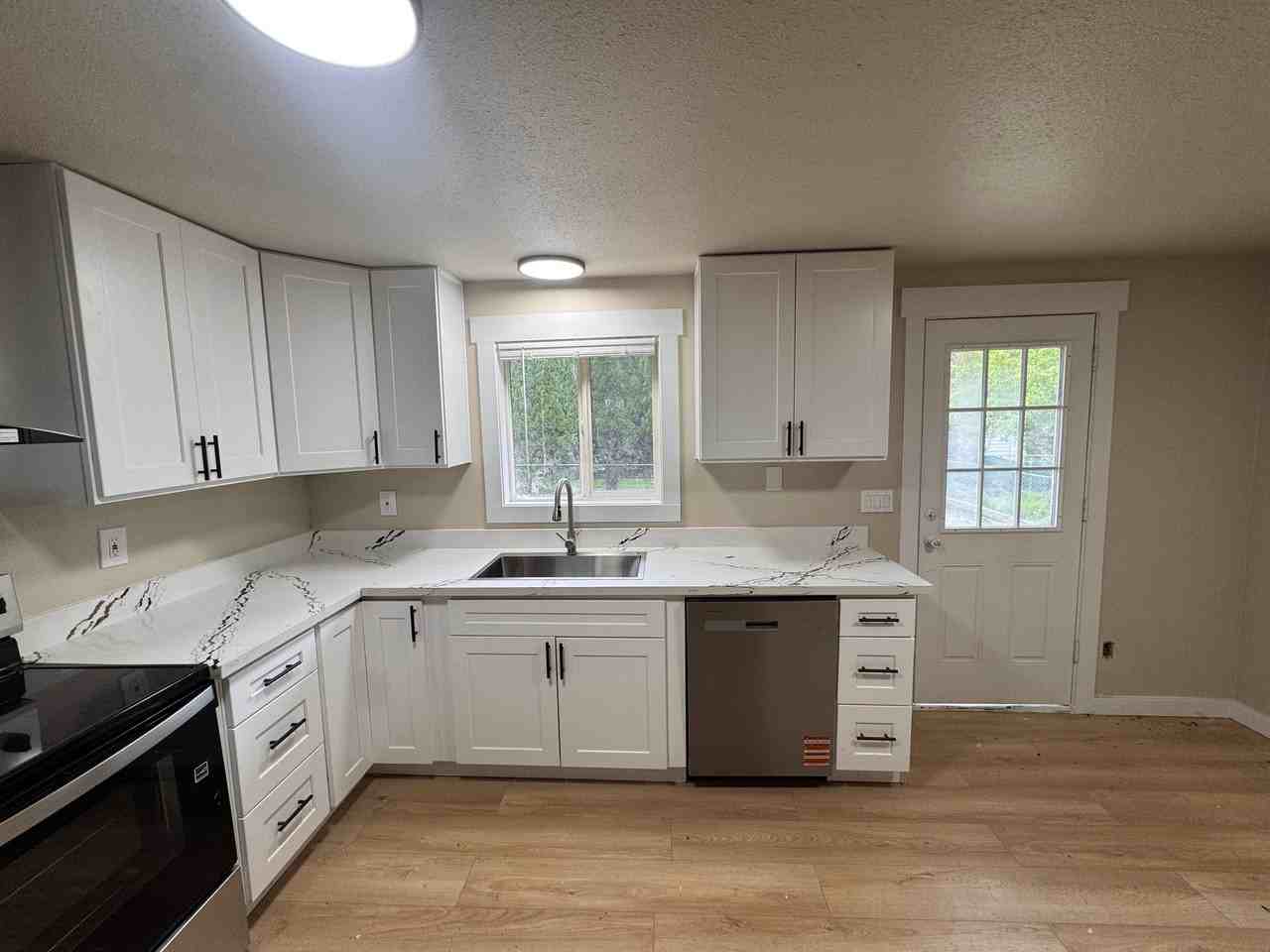 1202 Rhobina St - Photo 3 of 20