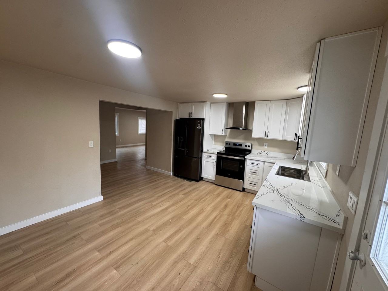 1202 Rhobina St - Photo 6 of 20