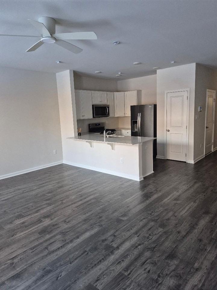 325 Mazzeo Dr - Photo 3 of 19