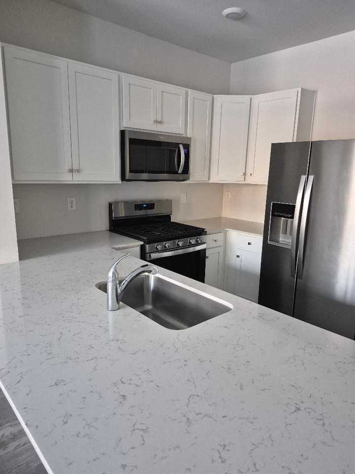 325 Mazzeo Dr - Photo 4 of 19