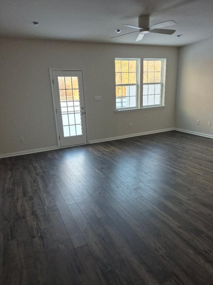 325 Mazzeo Dr - Photo 7 of 19