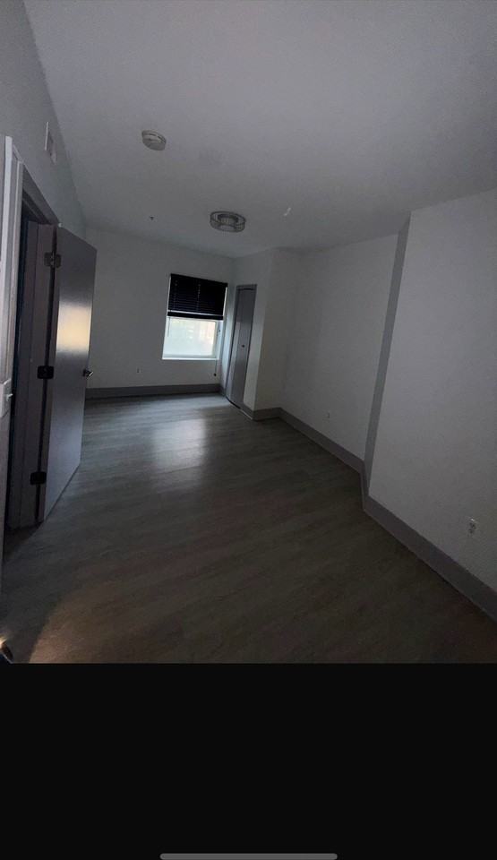 311 Cathedral St - Photo 3 of 4