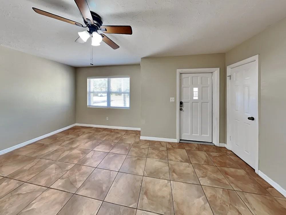 622 Palm Ave - Photo 3 of 12