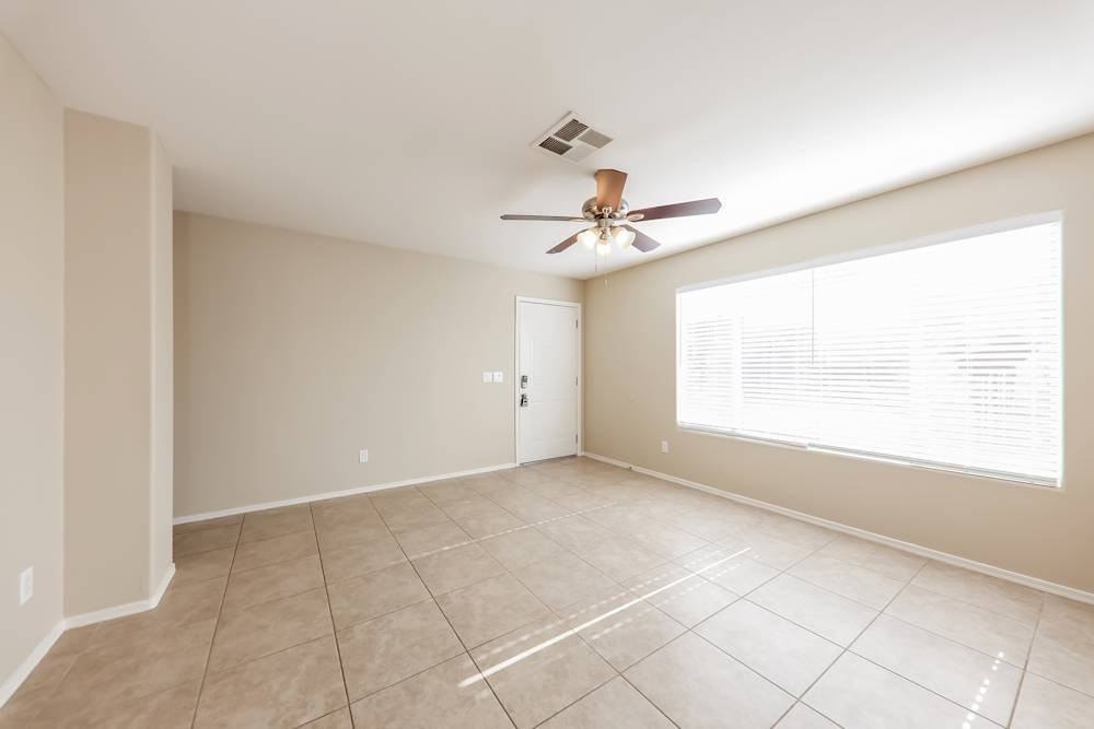 3216 W Salter Dr - Photo 2 of 13
