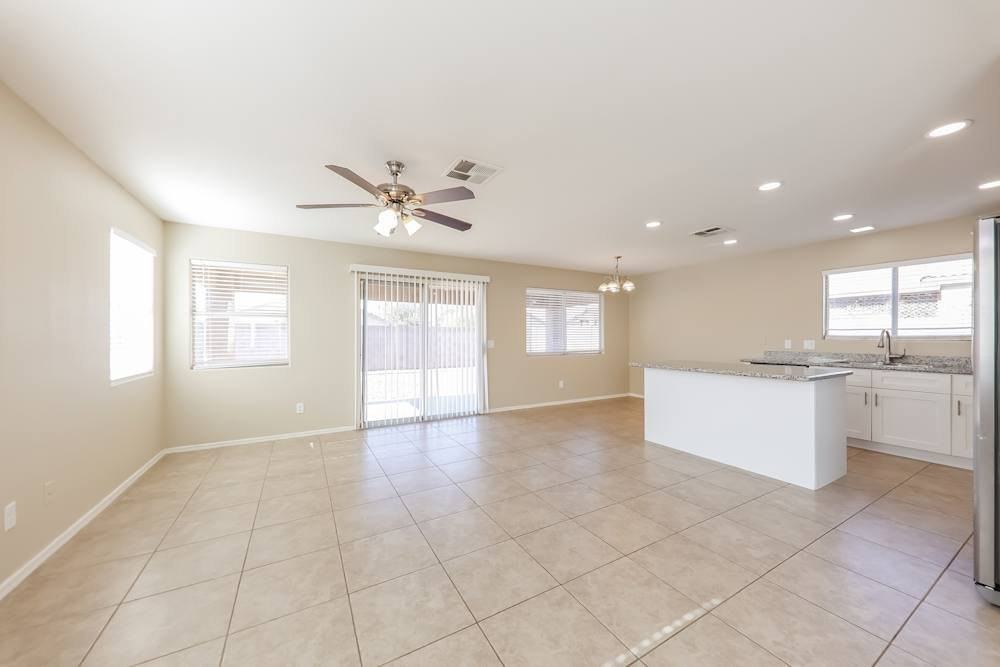3216 W Salter Dr - Photo 3 of 13