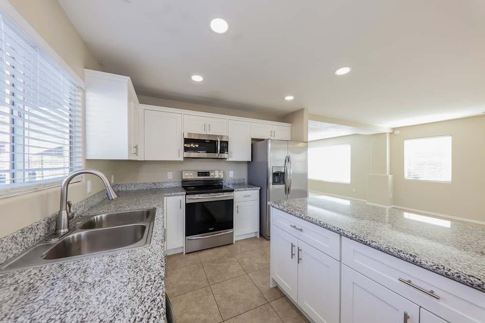 3216 W Salter Dr - Photo 7 of 13