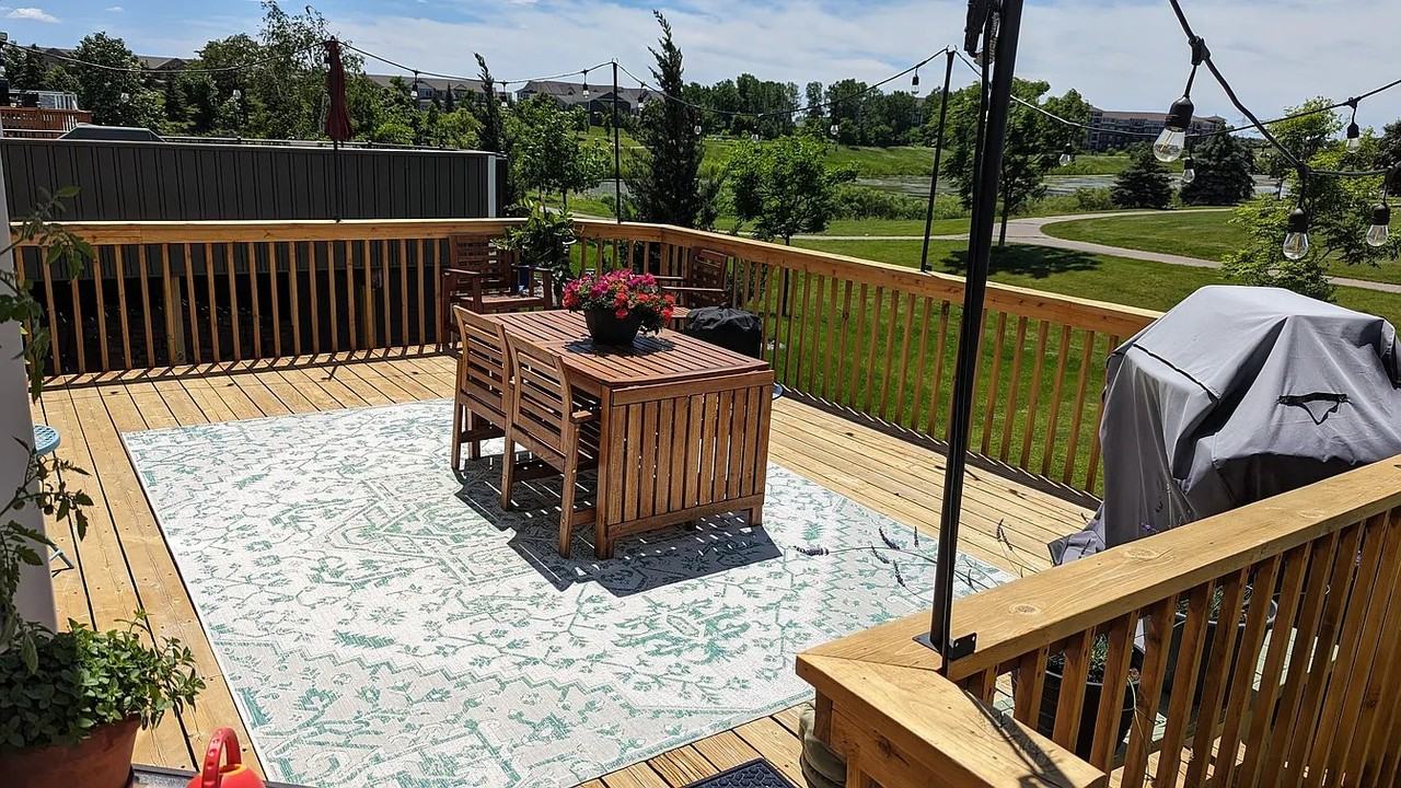 8487 Jonquil Ln N - Photo 2 of 20
