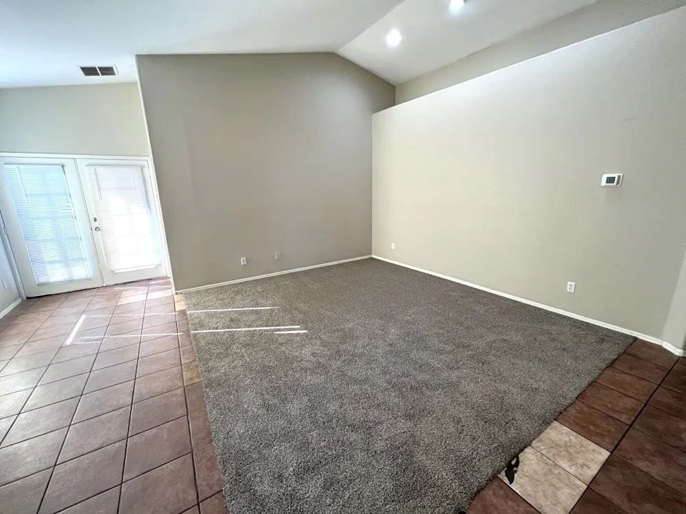 6348 W Hilton Ave - Photo 3 of 9