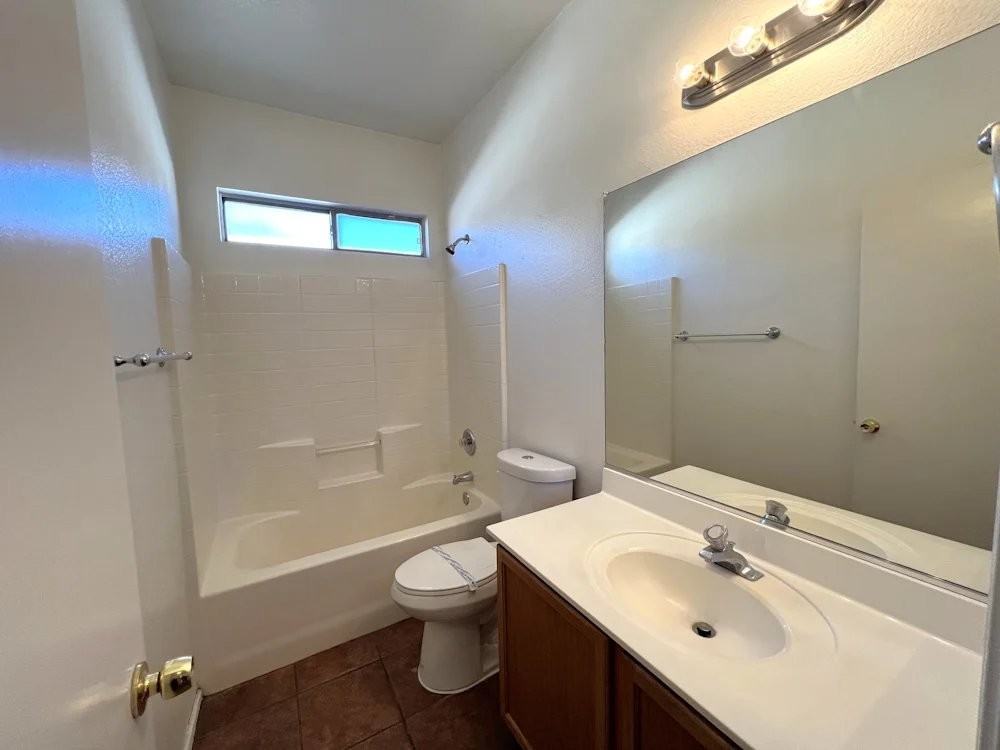6348 W Hilton Ave - Photo 7 of 9