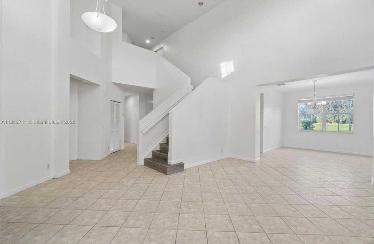 736 Tulip Cir - Photo 6 of 19