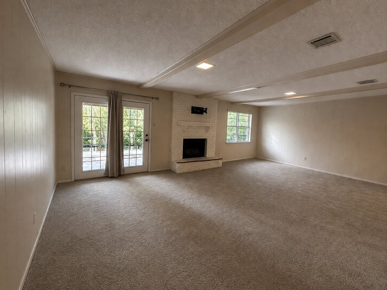 8507 Bosque Blvd - Photo 5 of 17