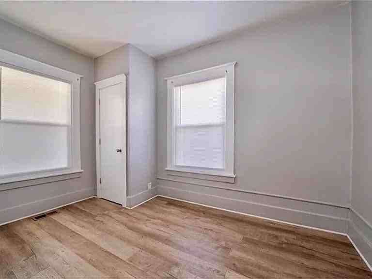 67 Lefrois St - Photo 6 of 17