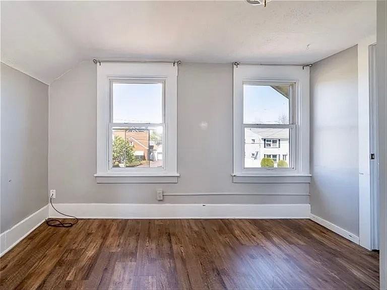 67 Lefrois St - Photo 7 of 17
