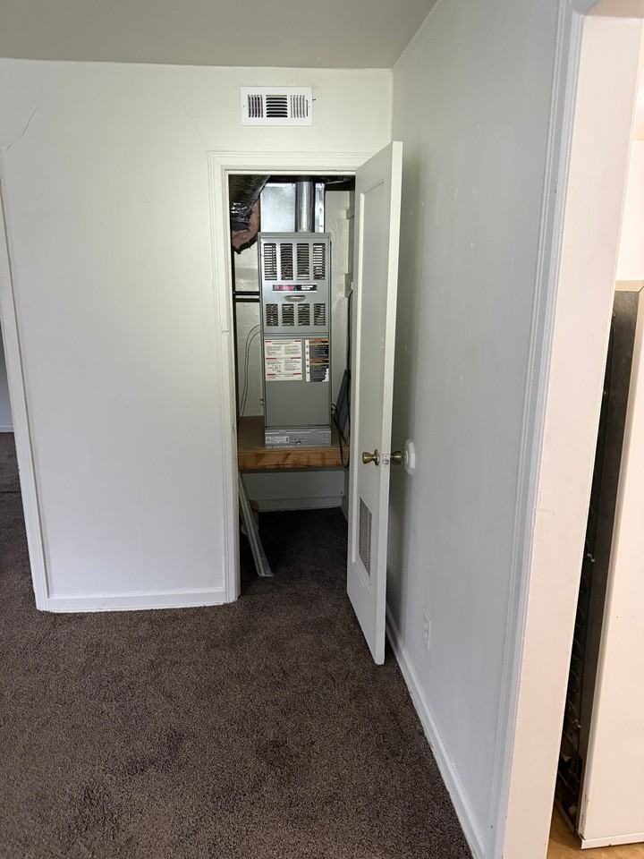 516 S Edwards St #516 - Photo 7 of 16