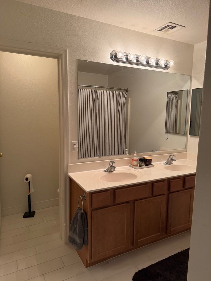 3328 W Belle Ave - Photo 2 of 15