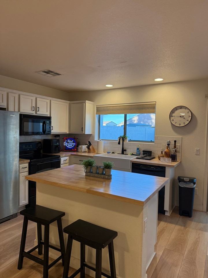 3328 W Belle Ave - Photo 5 of 15
