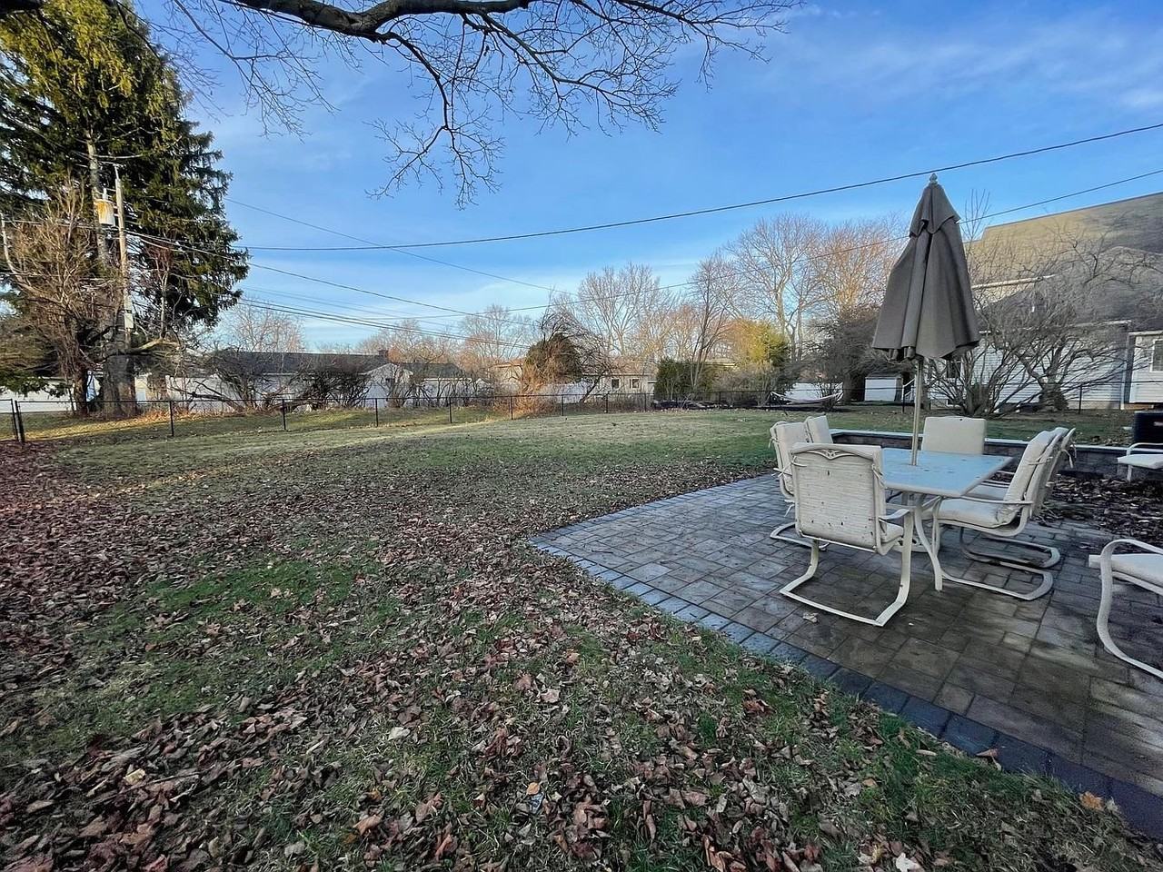87 Shalimar Dr - Photo 3 of 13