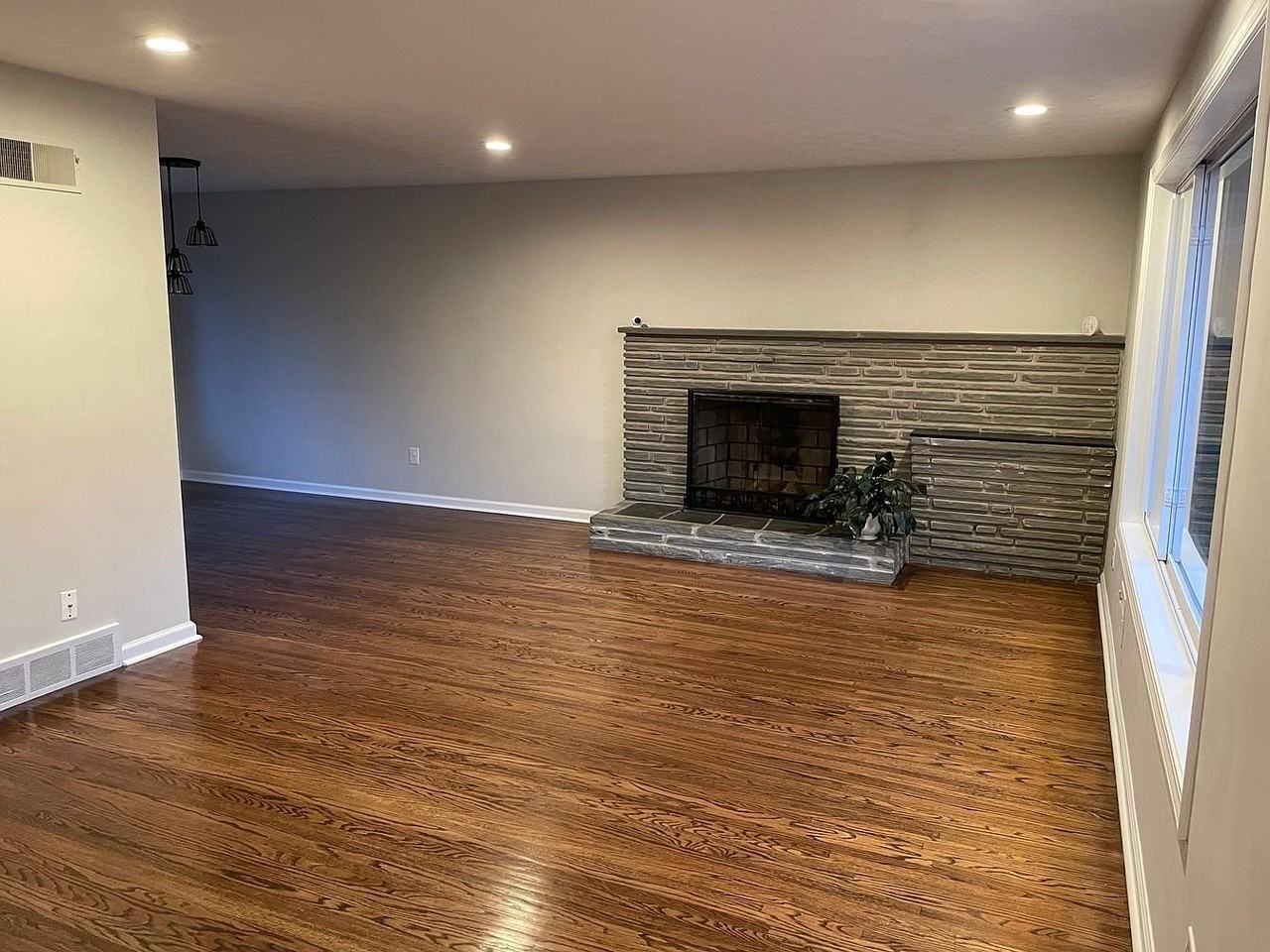87 Shalimar Dr - Photo 4 of 13